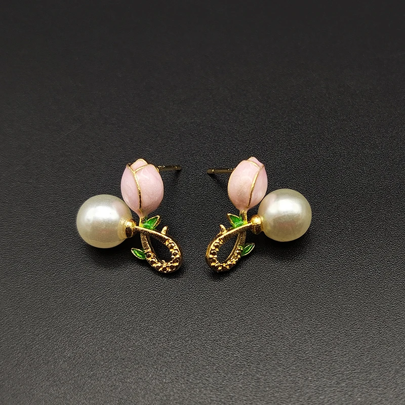 New Little Imitation Pearl Metal Gold High-end Fashion Stud Earrings Flower Pumpkin Love Gourd Camellia Earrings Jewelry
New Little Imitation Pearl Metal Gold High-end Fashion Stud Earrings Flower Pumpkin Love Gourd Camellia Earrings Jewelry