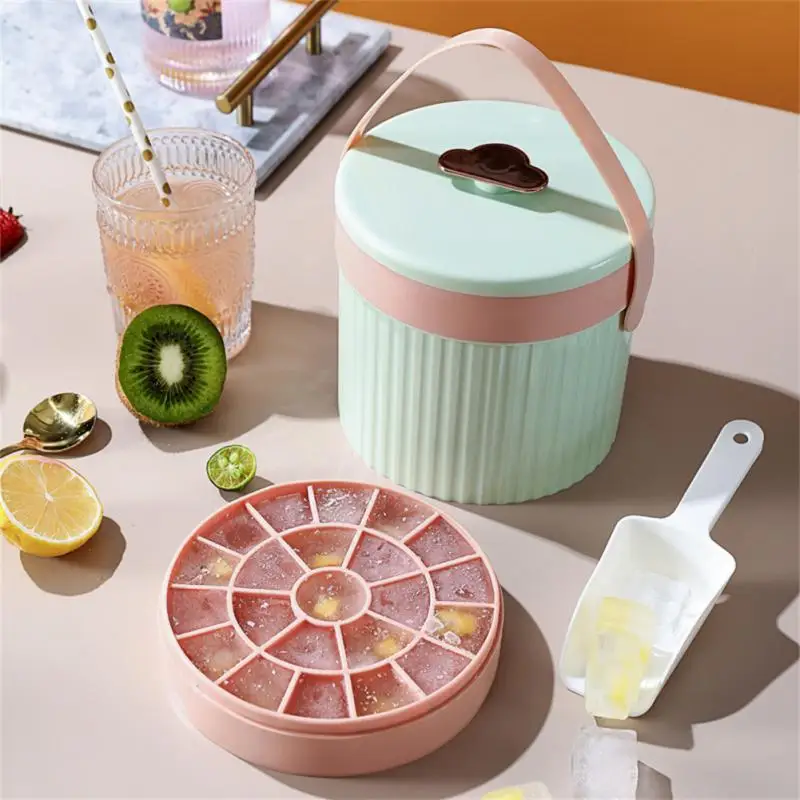 Ice Mold Multichamber Household With Cover Freezing Drinks High-capacity An Ice Bucket Ice Bucket Silicone Creative Bar Supplies
Ice Mold Multichamber Household With Cover Freezing Drinks High-capacity An Ice Bucket Ice Bucket Silicone Creative Bar Supplies
