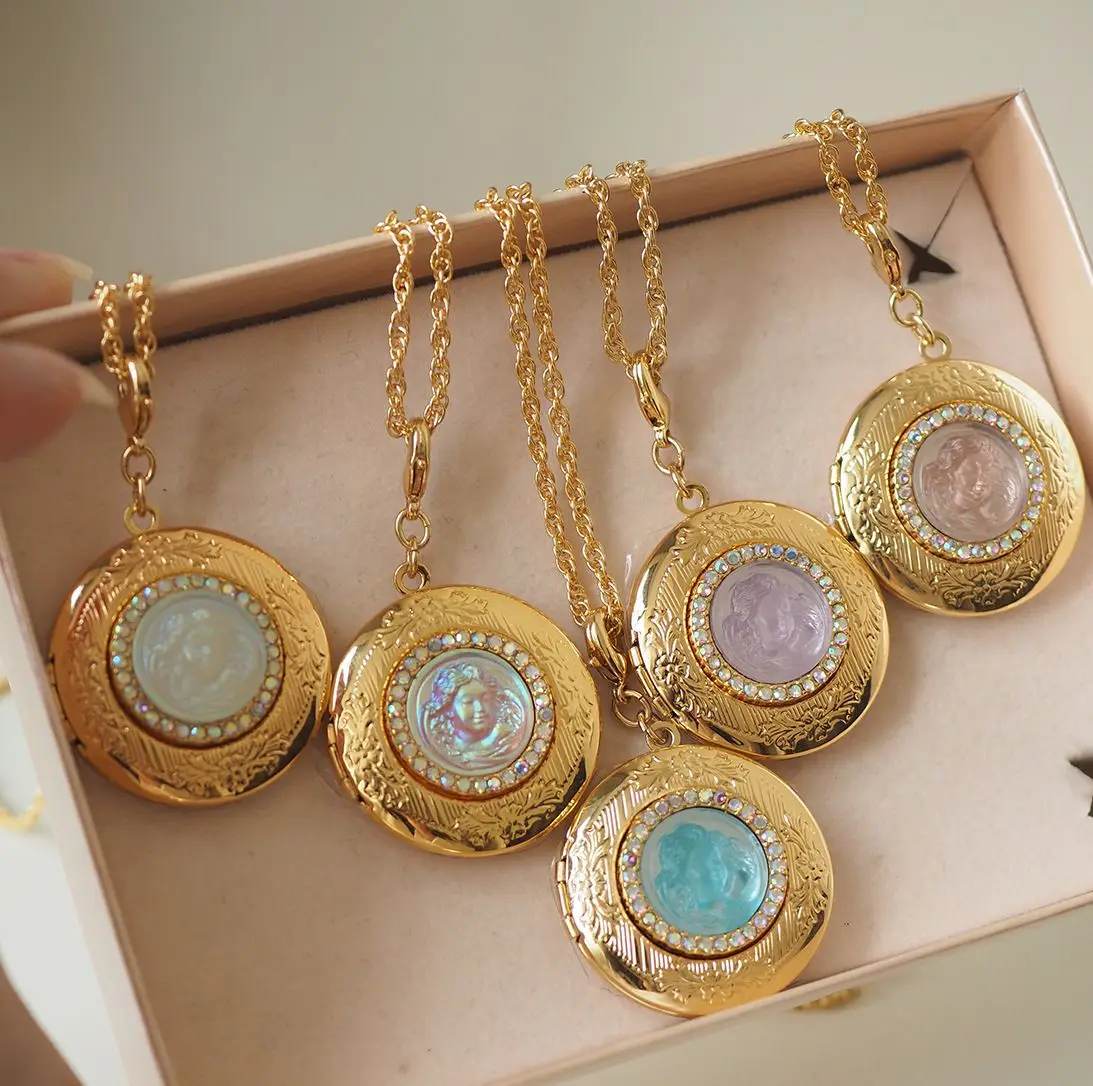 Dream Angel relief phase box pendant necklace sweater chain
Dream Angel relief phase box pendant necklace sweater chain