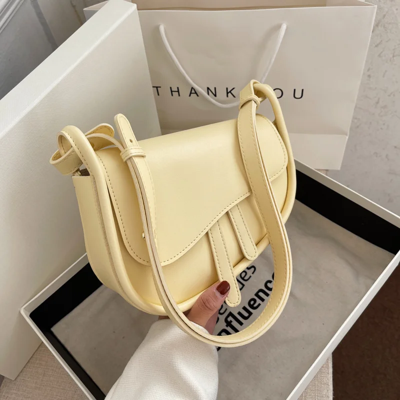 Single Shoulder Armpit Female 2022 New Fashion Korean Hand Saddle Lap Ins Messenger Bag Woman Cute Purse Luxury Handbag
Single Shoulder Armpit Female 2022 New Fashion Korean Hand Saddle Lap Ins Messenger Bag Woman Cute Purse Luxury Handbag