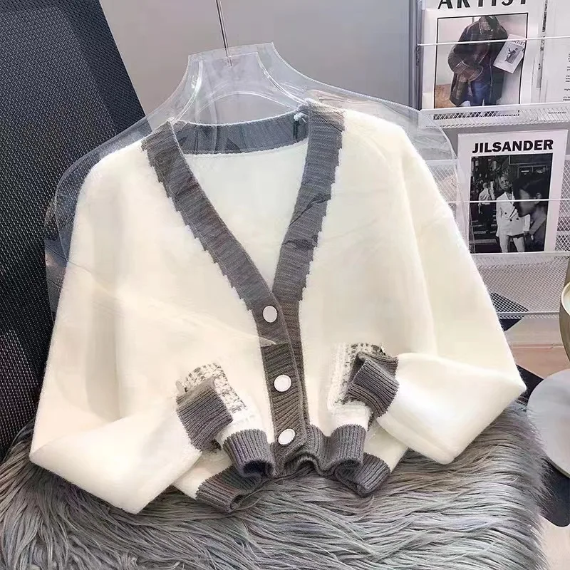 New cardigan women's fashion temperament languid loose knitwear autumn sweater jacket
New cardigan women's fashion temperament languid loose knitwear autumn sweater jacket