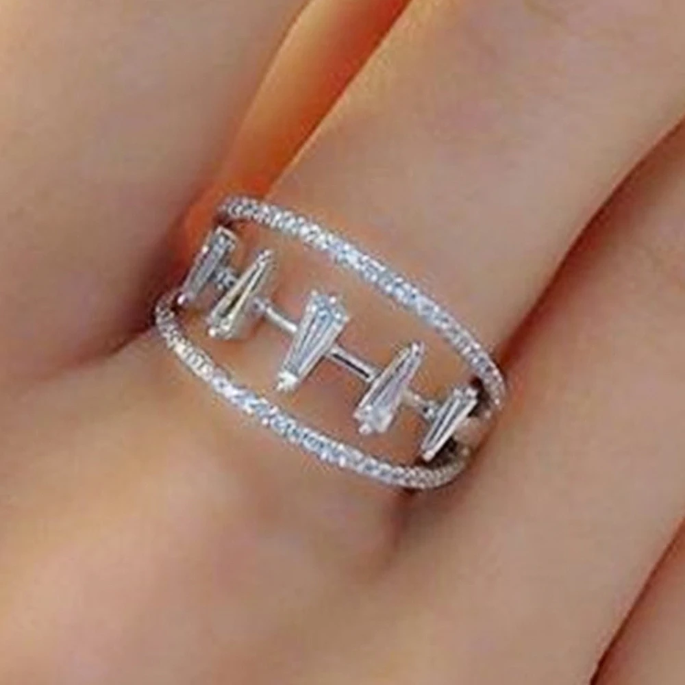 Huitan Exquisite Women's Hollow Rings with Geometric White Cubic Zirconia for Party Dail Wear Fashion Accessories Newly Jewelry
Huitan Exquisite Women's Hollow Rings with Geometric White Cubic Zirconia for Party Dail Wear Fashion Accessories Newly Jewelry