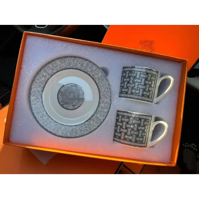 2Pcs Ceramic coffee cup set, European small luxury household afternoon tea set, exquisite coffee cup, coffee dish
2Pcs Ceramic coffee cup set, European small luxury household afternoon tea set, exquisite coffee cup, coffee dish