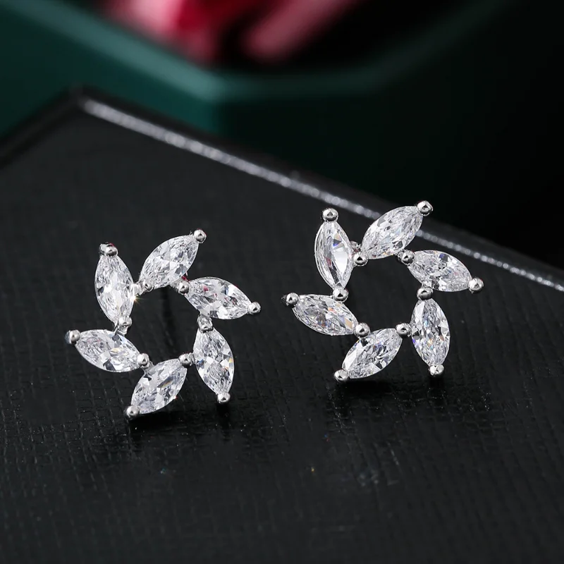 Bohemian Style Floral Women's Stud Earrings Fashionable Luxury Cubic Zirconia White Gold Colour Women's Party Dinner Jewellery
Bohemian Style Floral Women's Stud Earrings Fashionable Luxury Cubic Zirconia White Gold Colour Women's Party Dinner Jewellery