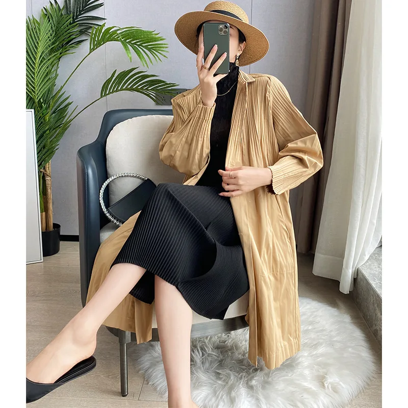 2021 Autumn Women Coats Temperament High Quality Women Plus Size Long Lapel Windbreaker Pleated Trench Coats
2021 Autumn Women Coats Temperament High Quality Women Plus Size Long Lapel Windbreaker Pleated Trench Coats