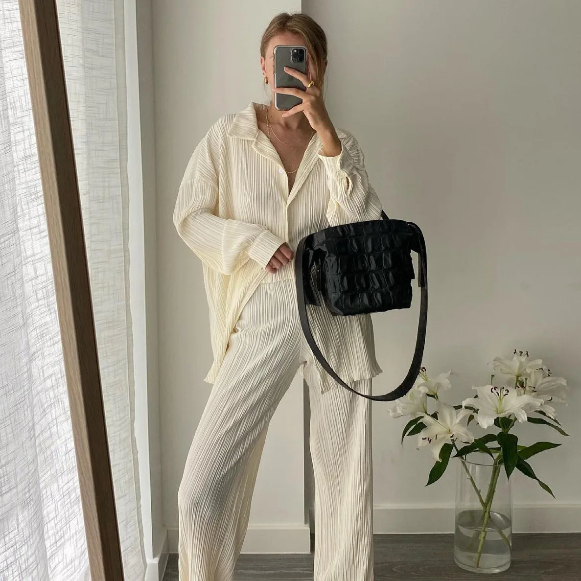 Two Piece Sets Womens Outfits Loose Long Sleeve Shirt Tops Wide Leg Pants Suits 2023 Summer Female Folds Matching Sets
Two Piece Sets Womens Outfits Loose Long Sleeve Shirt Tops Wide Leg Pants Suits 2023 Summer Female Folds Matching Sets