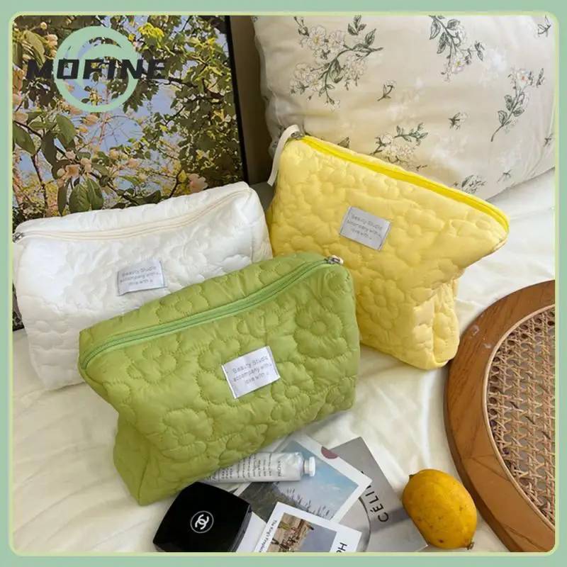 Fresh And Simple Soft Flower Cosmetic Bag Homemade Ins Style Makeup Bag 1pcs Large Capacity Portable Makeup Bag Nylon 
Fresh And Simple Soft Flower Cosmetic Bag Homemade Ins Style Makeup Bag 1pcs Large Capacity Portable Makeup Bag Nylon