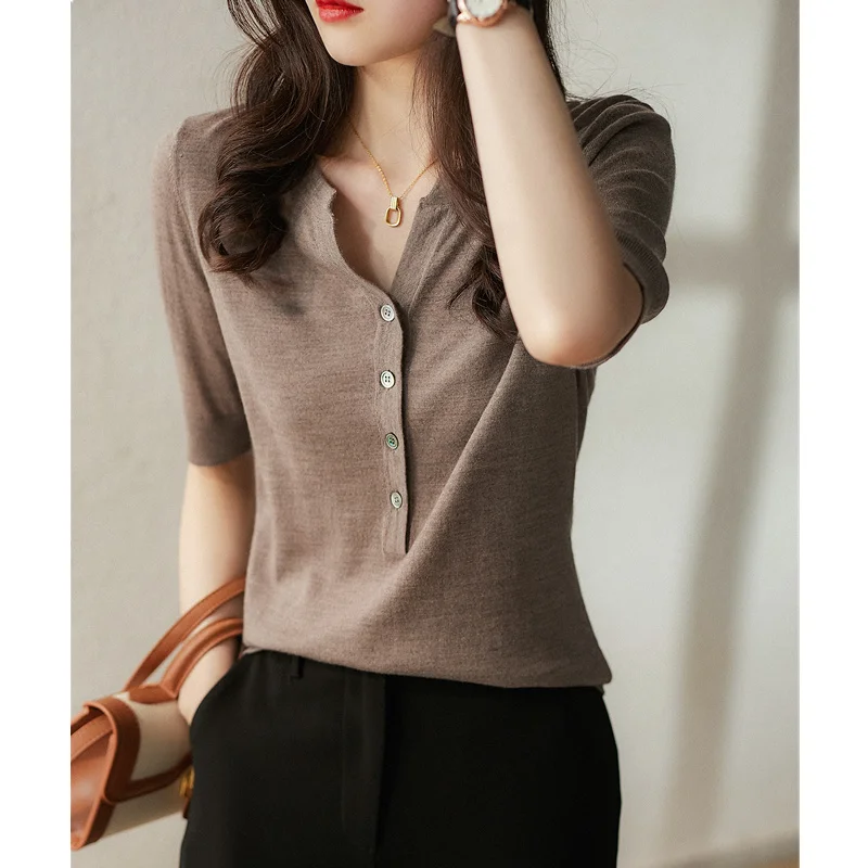 Sandro Rivers Solid V-Neck Short-Sleeved Sweater Women Loose Pullover Thin Model Leggings Mid-sleeve T-shirt Top Tees
Sandro Rivers Solid V-Neck Short-Sleeved Sweater Women Loose Pullover Thin Model Leggings Mid-sleeve T-shirt Top Tees