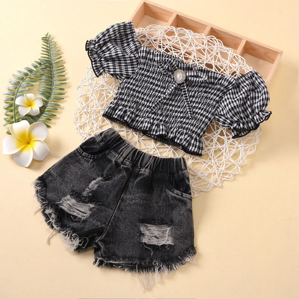 Clothes Set For Girls T-shirt + short pant Teenage Girls Clothing 2-8 years Old Girl Summer Children Clothes Set
Clothes Set For Girls T-shirt + short pant Teenage Girls Clothing 2-8 years Old Girl Summer Children Clothes Set