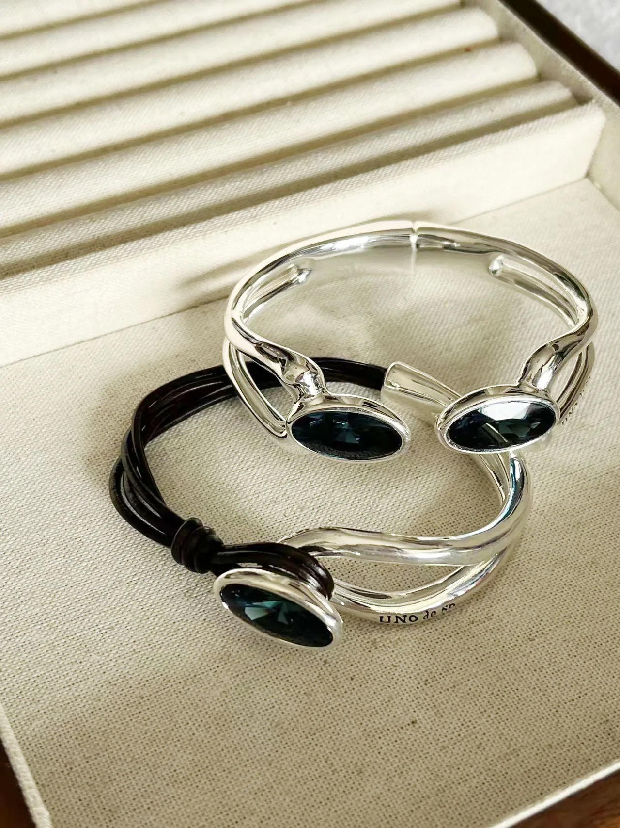 YS 2023 UNOde50 High quality Blue Gem niche bracelet, fashionable, romantic, exquisite bracelet, women's jewelry gift
YS 2023 UNOde50 High quality Blue Gem niche bracelet, fashionable, romantic, exquisite bracelet, women's jewelry gift