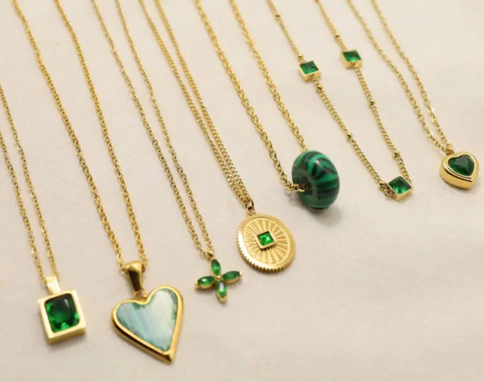 French Light Luxury Emerald Gemstone Necklace Fashion 14k Gold Plated Clavicle Chain Choker Golden Pendant Necklaces
French Light Luxury Emerald Gemstone Necklace Fashion 14k Gold Plated Clavicle Chain Choker Golden Pendant Necklaces