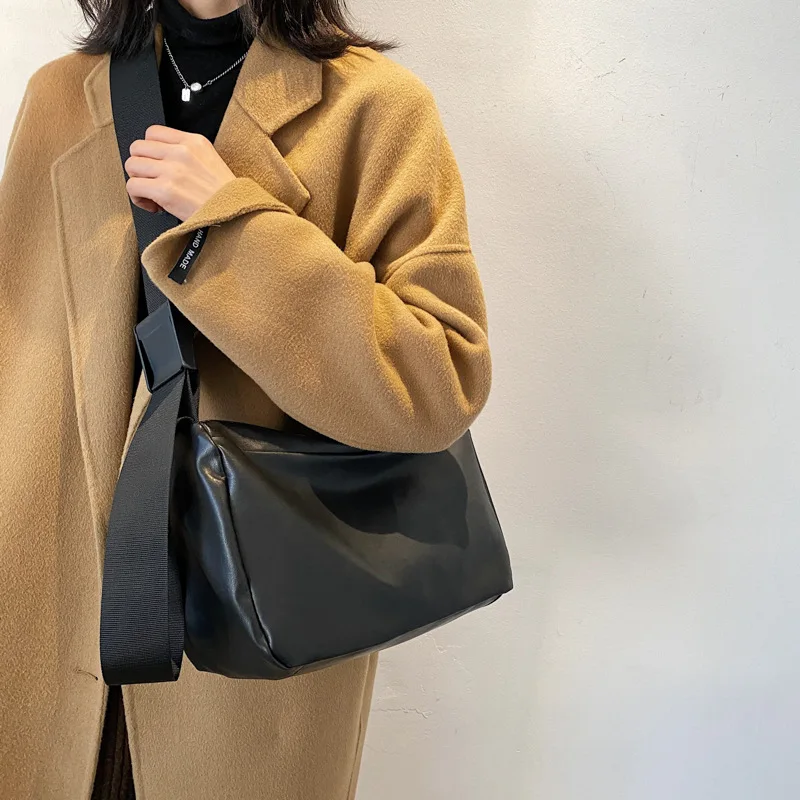 2023 New Women's Fashion Handbags Retro Solid Color PU Leather Shoulder Underarm Bag Casual Women Large Capacity Hobos Handbags
2023 New Women's Fashion Handbags Retro Solid Color PU Leather Shoulder Underarm Bag Casual Women Large Capacity Hobos Handbags