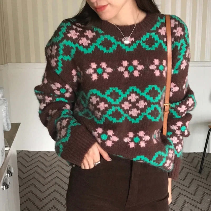 Women's Geometric Pattern Jacquard Knit Sweater Spring Autumn Fashion Christmas Tops Female Warm Long Sleeve Knitted Jumpers
Women's Geometric Pattern Jacquard Knit Sweater Spring Autumn Fashion Christmas Tops Female Warm Long Sleeve Knitted Jumpers