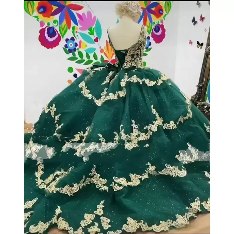 Real Picture Hunter Green Quinceanera Dresses Princess Sweetheart Top Beaded Gold Applique Four Layers Ball Gown Sweet 16 Dress
Real Picture Hunter Green Quinceanera Dresses Princess Sweetheart Top Beaded Gold Applique Four Layers Ball Gown Sweet 16 Dress