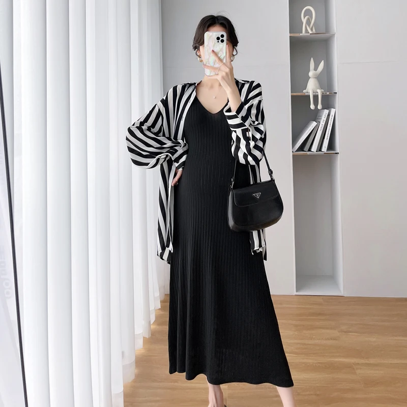 8828# 2022 Summer Korean Fashion Knitted Maternity Sling Long Dress Striped Blouses Sets Chic Ins OL Suits Pregnancy Clothing
8828# 2022 Summer Korean Fashion Knitted Maternity Sling Long Dress Striped Blouses Sets Chic Ins OL Suits Pregnancy Clothing