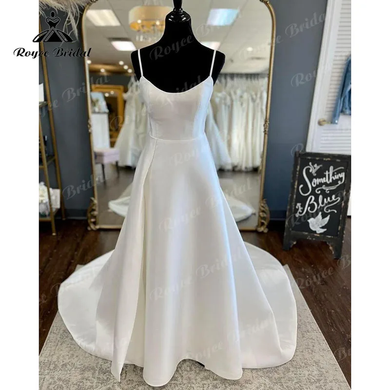 Simple A-Line Spaghetti Straps Wedding Dress Satin Backless Scoop Neck Buttons Sweep Train vestido de novia sin espalda 2022
Simple A-Line Spaghetti Straps Wedding Dress Satin Backless Scoop Neck Buttons Sweep Train vestido de novia sin espalda 2022