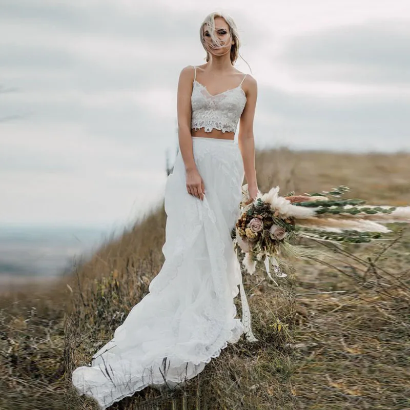 13545# Spaghetti Straps V-Neck Sleeveless Two Piece Backless Bohemian Sweep Train Elegant Lace Boho Wedding Dress Bridal Gown
13545# Spaghetti Straps V-Neck Sleeveless Two Piece Backless Bohemian Sweep Train Elegant Lace Boho Wedding Dress Bridal Gown