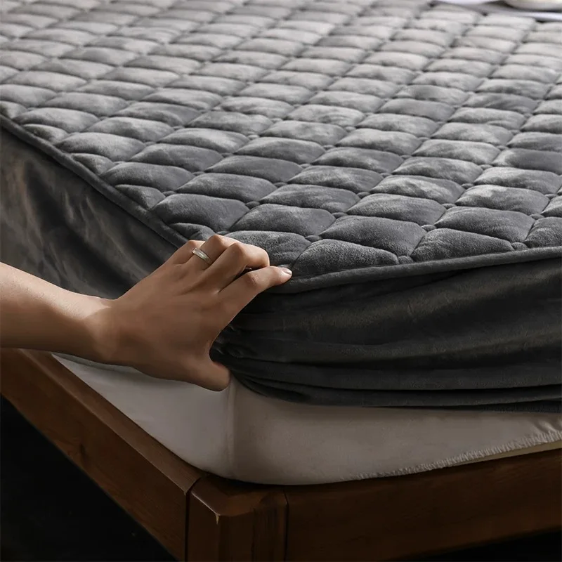 Super Soft Mattress Cover Thicken Velvet Fleece Bed Protection Pad Elastic Mattress Topper Anti-mite Bugs Bed Fitted Sheet
Super Soft Mattress Cover Thicken Velvet Fleece Bed Protection Pad Elastic Mattress Topper Anti-mite Bugs Bed Fitted Sheet