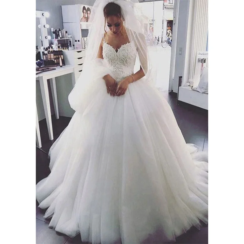 2022 New Lace Women's Wedding Dress, Bride, Heart-shaped Collar, Half Open Back, Sleeveless, Elegant And Sexy Tulle Material
2022 New Lace Women's Wedding Dress, Bride, Heart-shaped Collar, Half Open Back, Sleeveless, Elegant And Sexy Tulle Material