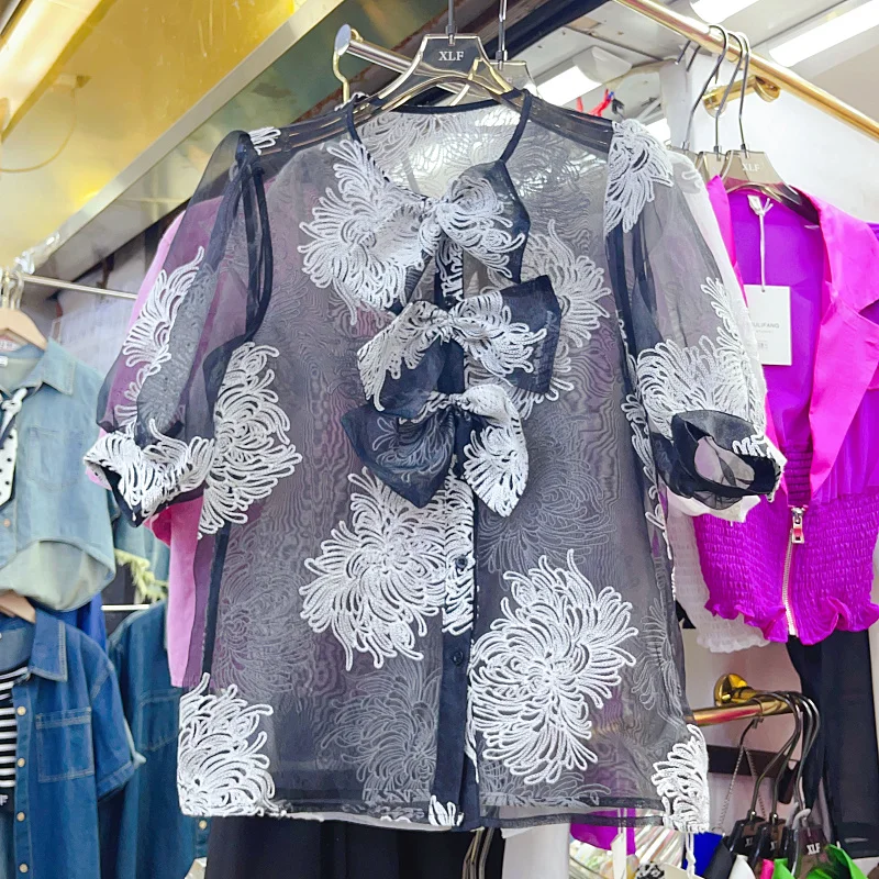 O Neck Lantern Sleeve Embroidery Blouses Vintage Blusas Mujer De Moda 2023 Single-breasted Bowknot Slightly Transparent Shirts
O Neck Lantern Sleeve Embroidery Blouses Vintage Blusas Mujer De Moda 2023 Single-breasted Bowknot Slightly Transparent Shirts