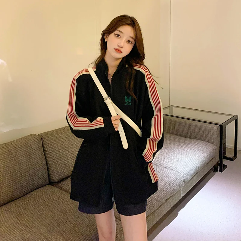 Autumn and winter 2021 new women's loose Korean baseball uniform zipper women's striped short coat casual sports jacket
Autumn and winter 2021 new women's loose Korean baseball uniform zipper women's striped short coat casual sports jacket