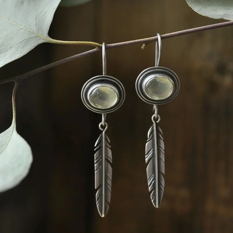 Earrings Fashion Jewelry 2023 Trends Retro Simple Imitation Opal Feather Pendant Bohemian Ming Style Gothic Accessories Korean
Earrings Fashion Jewelry 2023 Trends Retro Simple Imitation Opal Feather Pendant Bohemian Ming Style Gothic Accessories Korean