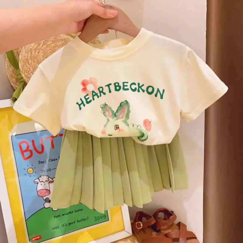 Children's Clothing 2023 Summer New Children's Wear Rabbit Rabbit Print Short Sleeve T-shirt 100 Pleated Skirt Two Piece Set
Children's Clothing 2023 Summer New Children's Wear Rabbit Rabbit Print Short Sleeve T-shirt 100 Pleated Skirt Two Piece Set