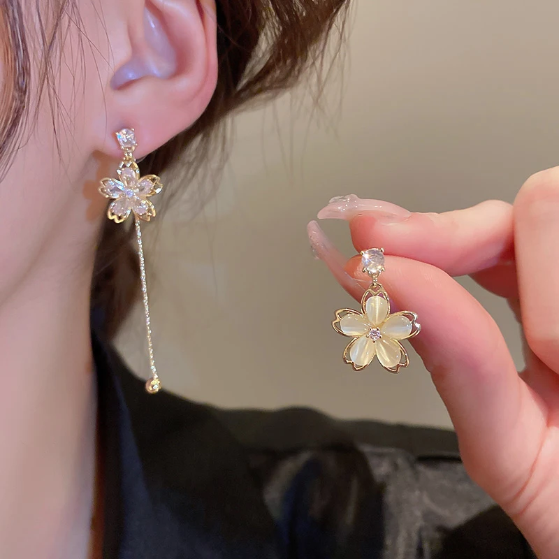 Cute Shiny Opal Flower Stud Earrings for Women Cubic Zirconia Gold Tassel Dangle Earrings Korean Fashion Sweet Girls Jewelry
Cute Shiny Opal Flower Stud Earrings for Women Cubic Zirconia Gold Tassel Dangle Earrings Korean Fashion Sweet Girls Jewelry