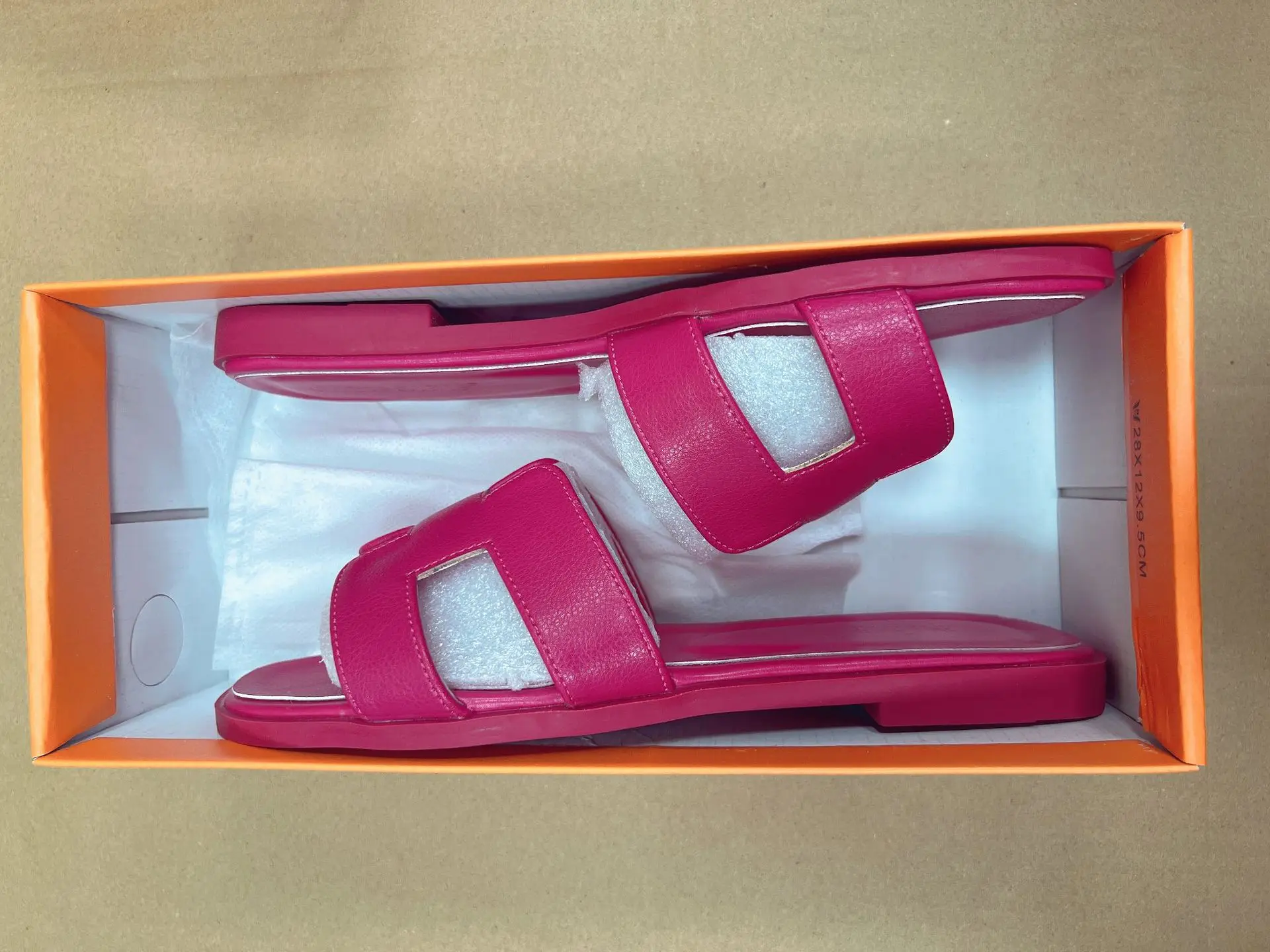 Fashion Women Sandals for 2022 Luxury Shoes Women Designers Beach Sandals Flats Ladies Shoes Light Breathable Sandals Shoes
Fashion Women Sandals for 2022 Luxury Shoes Women Designers Beach Sandals Flats Ladies Shoes Light Breathable Sandals Shoes