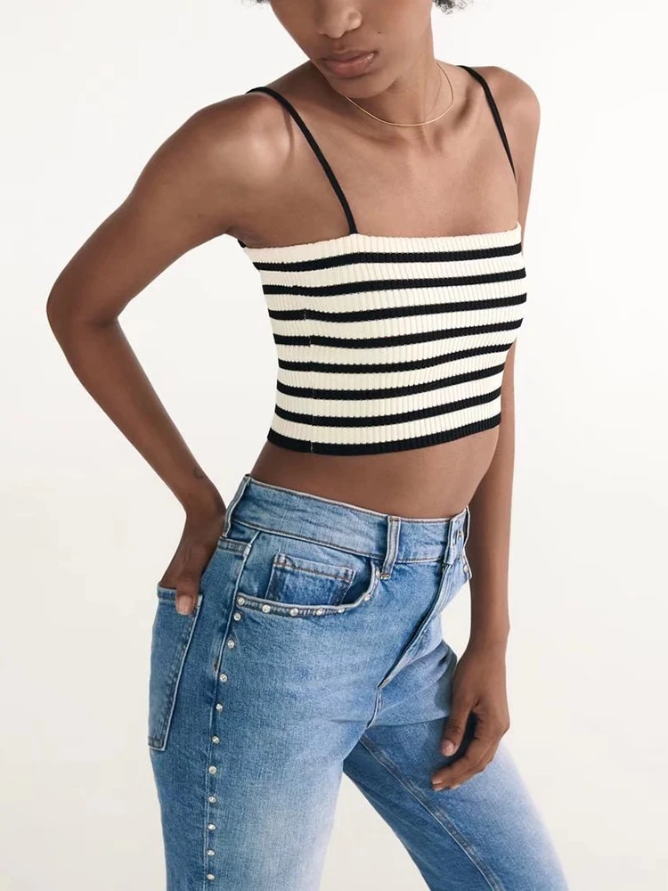 KBAT 2022 Women Top Sexy Knitting Camisole Backless Fashion Adjustable Straps Club Crop Tank Summer Women Solid Bra Tops
KBAT 2022 Women Top Sexy Knitting Camisole Backless Fashion Adjustable Straps Club Crop Tank Summer Women Solid Bra Tops