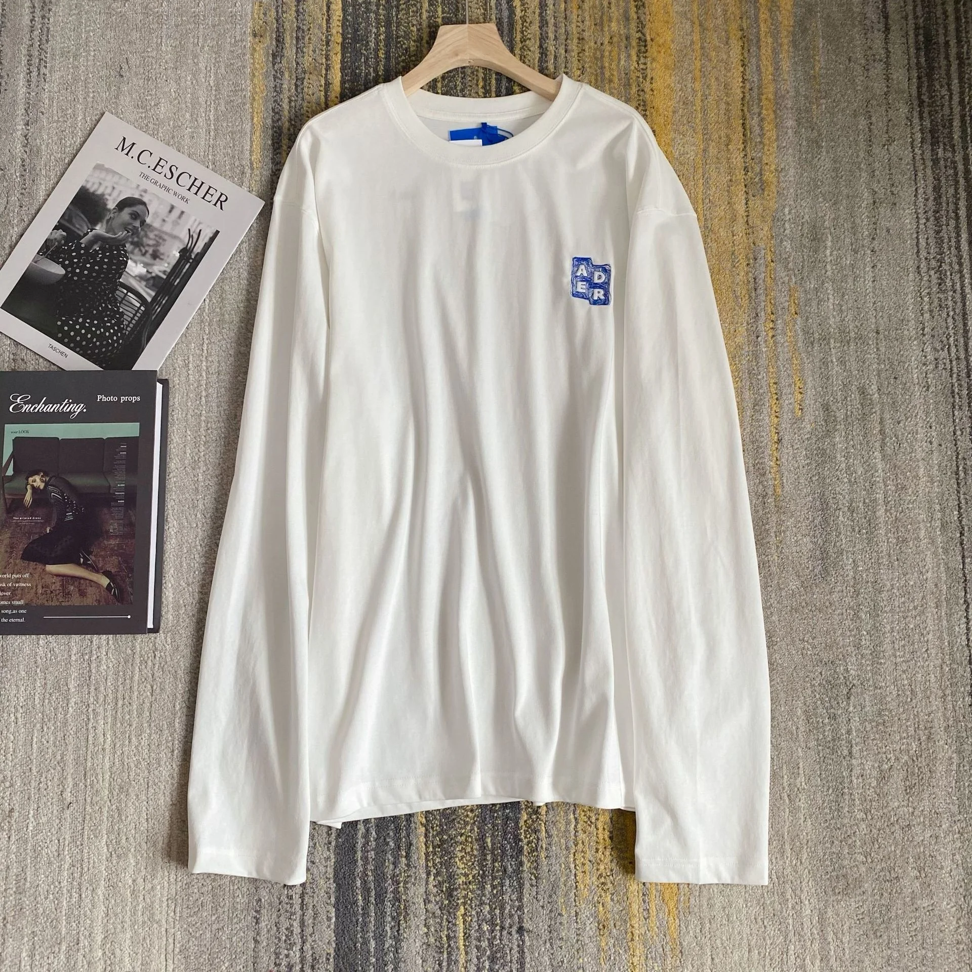 Long Sleeve ADER ERROR Space T-shirt Men Women 1:1 High Quality Chest Embroidered Adererror Tee ADER Tops
Long Sleeve ADER ERROR Space T-shirt Men Women 1:1 High Quality Chest Embroidered Adererror Tee ADER Tops