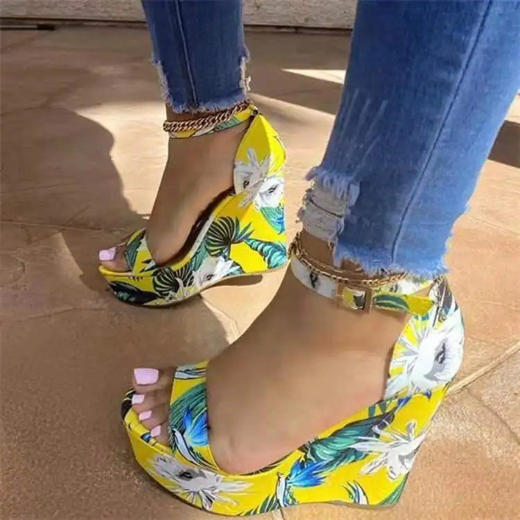 Sexy Girl Summer Design Party Women Shoes High Heels Buckle Ankle Strap Sandals Women Flower Open Toe Sandals 
Sexy Girl Summer Design Party Women Shoes High Heels Buckle Ankle Strap Sandals Women Flower Open Toe Sandals