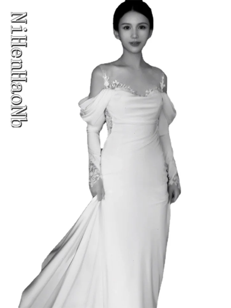 New Mermaid Satin Wedding Dress with Train Backless Lace Long Sleeves Vestidos Noivas Robe De Mariage
New Mermaid Satin Wedding Dress with Train Backless Lace Long Sleeves Vestidos Noivas Robe De Mariage