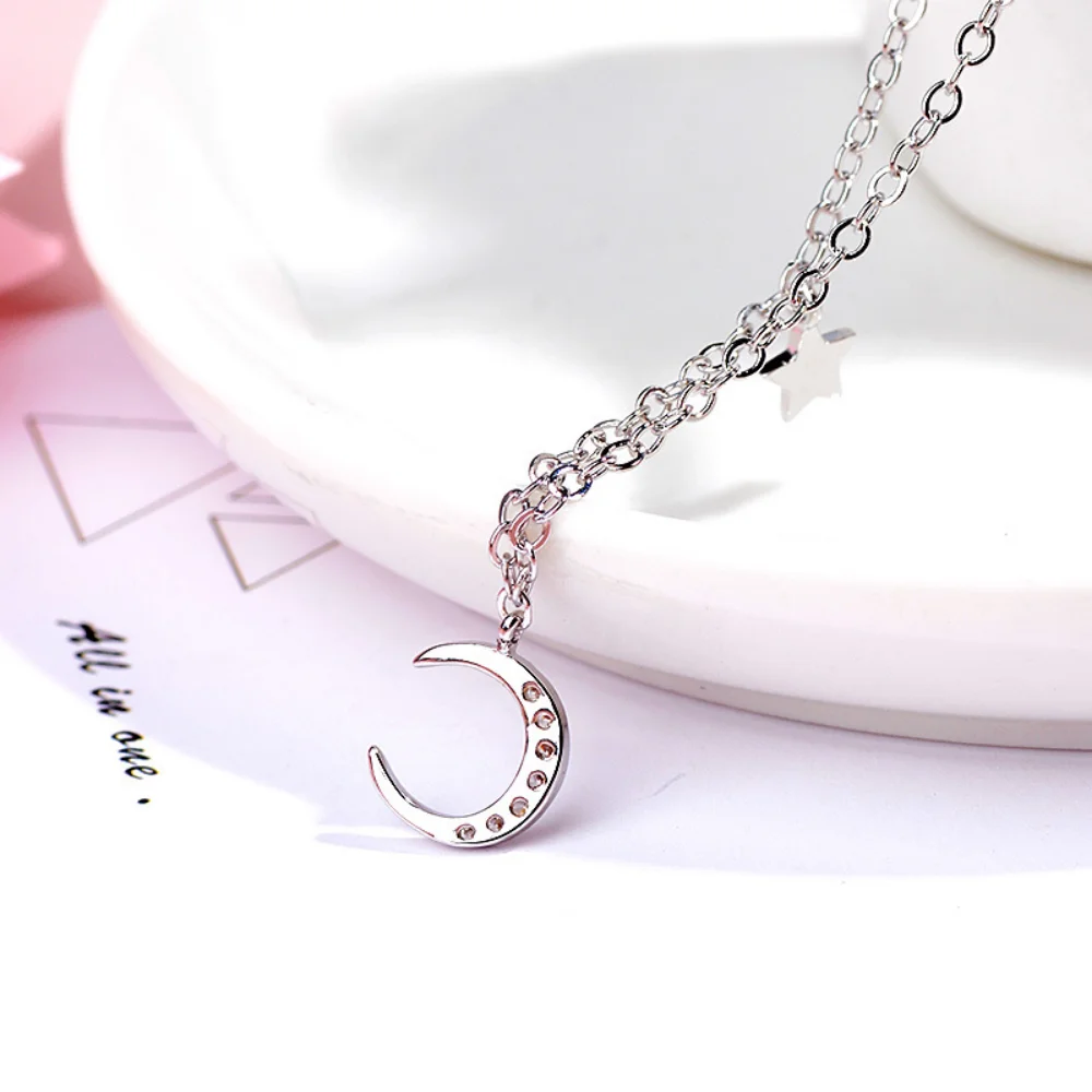 

Zircon Moon Pendant Necklace Creative Clavicle Chain Necklaces for Women Chokers Necklace Exquisite Jewelry on The Neck Collares