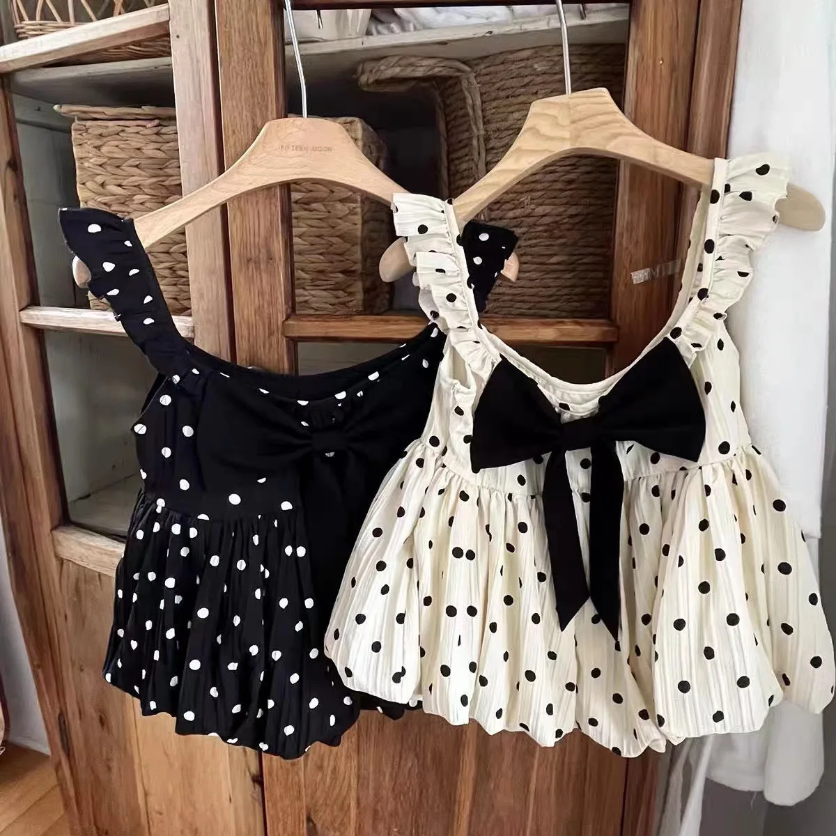 Children Girls Shirts 2023 New Summer Sleeveless Dot Print Bow Blouses for Kids Sweet Kids Tops Girls Clothes Costumes
Children Girls Shirts 2023 New Summer Sleeveless Dot Print Bow Blouses for Kids Sweet Kids Tops Girls Clothes Costumes