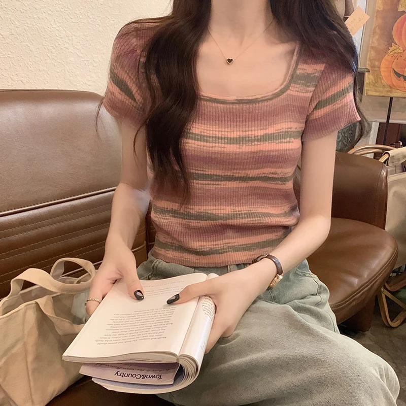 Retro Stripe Women's Square Neck Short Sleeved T-shirt Summer New Street Style Casual Minimalist Pullover Short Top Femal
Retro Stripe Women's Square Neck Short Sleeved T-shirt Summer New Street Style Casual Minimalist Pullover Short Top Femal