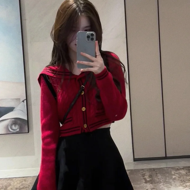 Autumn Spring Red Short Sweater Women's Sweater Thickened Slim Casacos Femininos Inverno 2022 Pulls Pearl Jumper
Autumn Spring Red Short Sweater Women's Sweater Thickened Slim Casacos Femininos Inverno 2022 Pulls Pearl Jumper