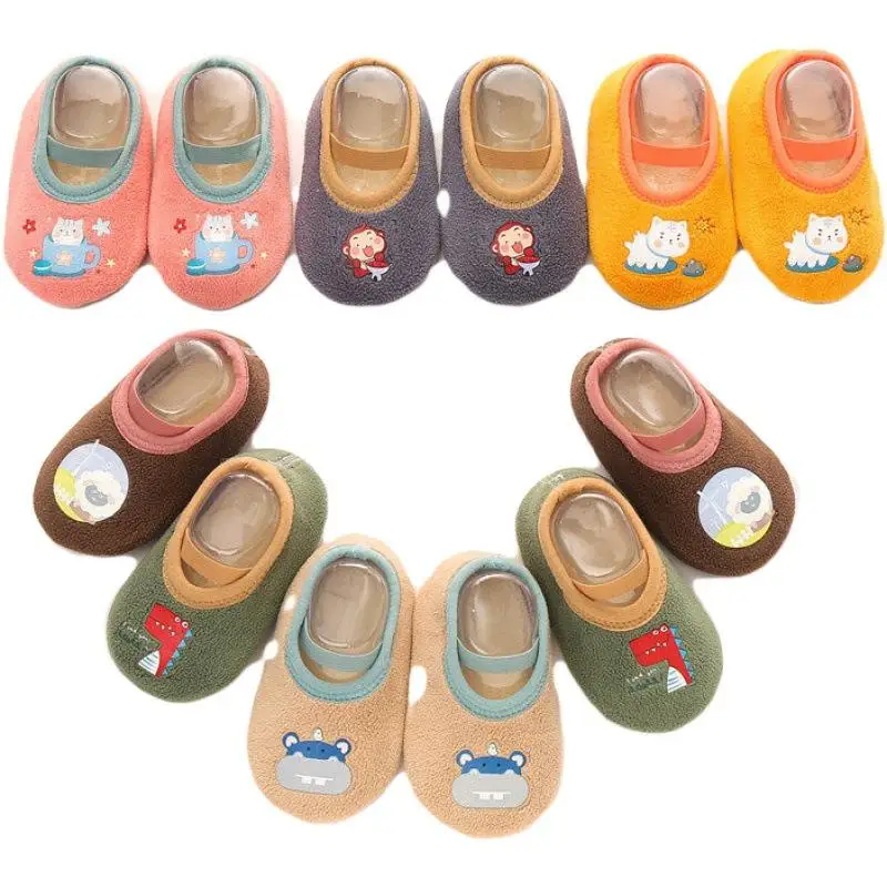 Autumn Winter Baby Shoes Lambswool Warm Toddler Shoes Indoor Anti Slip Floor Socks Cartoon Newborn Pre Walker Kids Flat Shoes
Autumn Winter Baby Shoes Lambswool Warm Toddler Shoes Indoor Anti Slip Floor Socks Cartoon Newborn Pre Walker Kids Flat Shoes