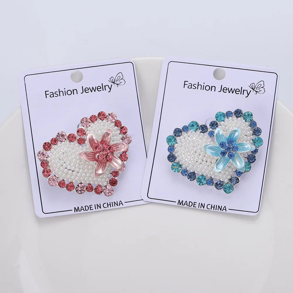 Rhinestone Heart Shaped Flower Pin Enamel Metal Badges Lapel Pin Accessories Pearl Brooches for Women Lover Wedding Party Jewely
Rhinestone Heart Shaped Flower Pin Enamel Metal Badges Lapel Pin Accessories Pearl Brooches for Women Lover Wedding Party Jewely