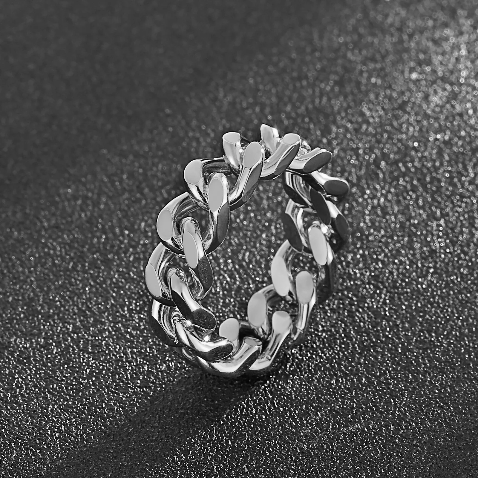 HaoYi 8mm Cuban Chain Link Ring For Men Fashion Silver Color Stainless Steel Rings Punk Geometric Jewelry Gift
HaoYi 8mm Cuban Chain Link Ring For Men Fashion Silver Color Stainless Steel Rings Punk Geometric Jewelry Gift