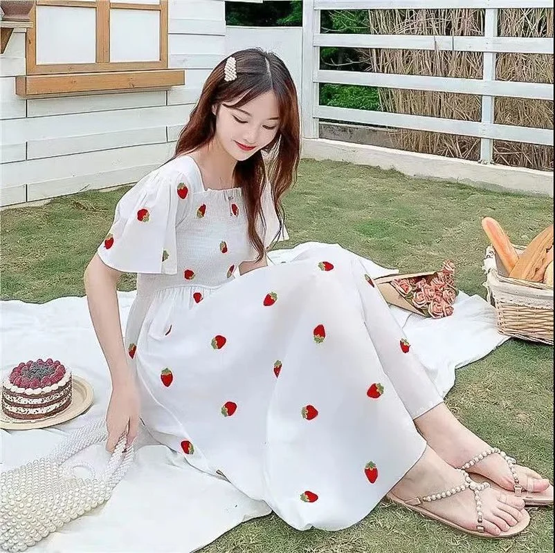 Women Sexy Ruffle Puff Sleeve Off Shoulder Embroidery Summer Party Dresses 2023 Korean Elegant Vintage Kawaii Strawberry Dress
Women Sexy Ruffle Puff Sleeve Off Shoulder Embroidery Summer Party Dresses 2023 Korean Elegant Vintage Kawaii Strawberry Dress