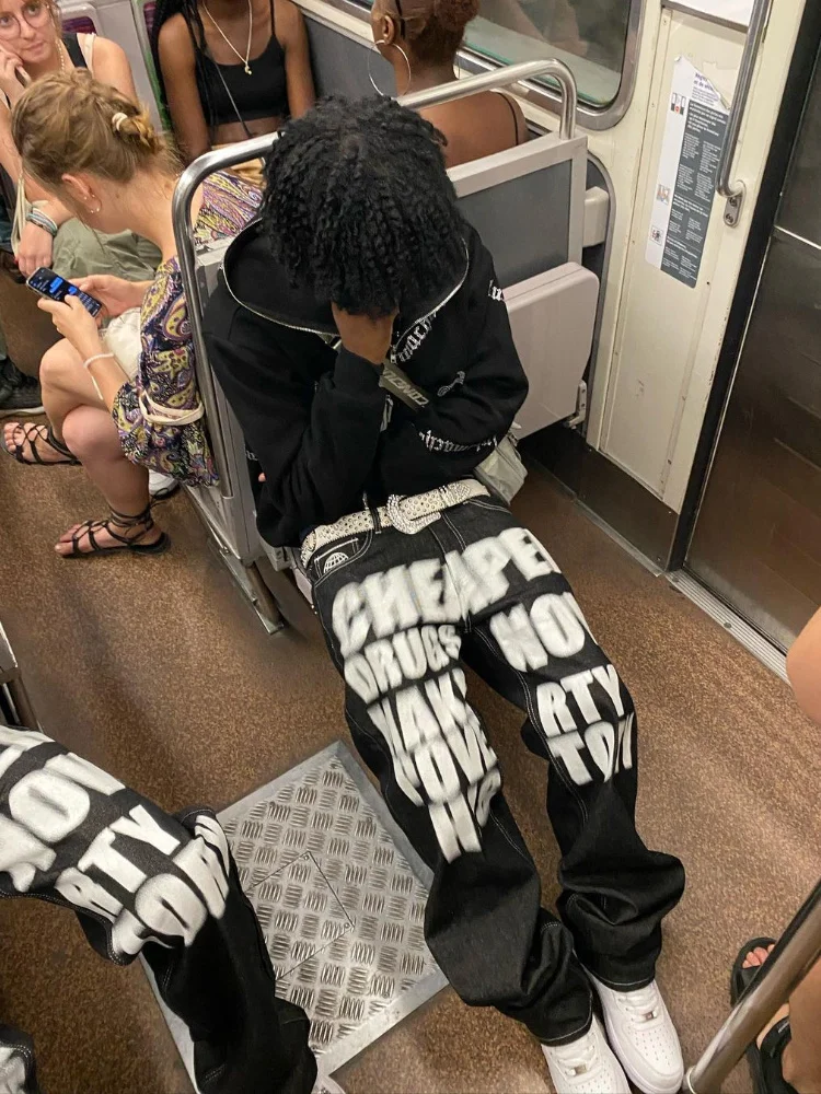 Y2k Jeans Hip Hop Letter Printed Black Pants Men Women 2023 New Trend Fashion Punk Loose Straight Wide Leg Trousers Streetwear
Y2k Jeans Hip Hop Letter Printed Black Pants Men Women 2023 New Trend Fashion Punk Loose Straight Wide Leg Trousers Streetwear
