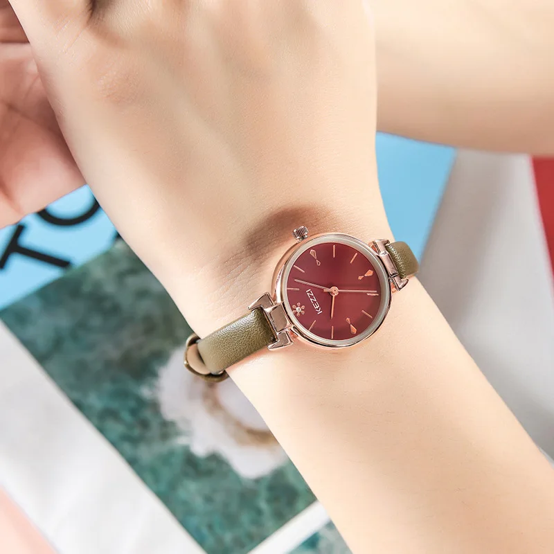 Kezi kezzi watch Simple women's casual temperament Quartz watch Fashion trend Women's watch Campus belt wristwatch
Kezi kezzi watch Simple women's casual temperament Quartz watch Fashion trend Women's watch Campus belt wristwatch
