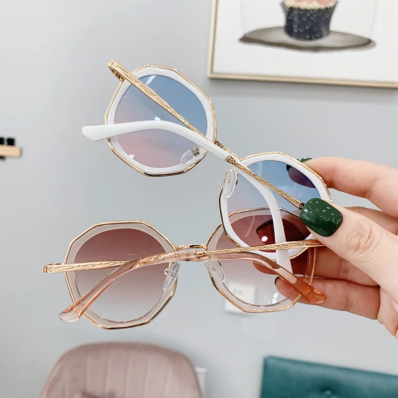 2023 New Kids Sunglasses Boys Girls Vintage Polygon Colored Glasses Children Cute Baby Black Irregular Glasses UV400
2023 New Kids Sunglasses Boys Girls Vintage Polygon Colored Glasses Children Cute Baby Black Irregular Glasses UV400