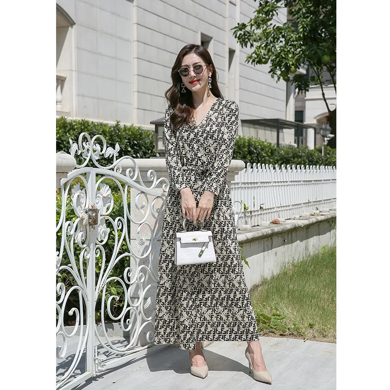 spring and autumn period and the new closed waist retro geometric print dress long-sleeved v-neck wrap dress female temperament
spring and autumn period and the new closed waist retro geometric print dress long-sleeved v-neck wrap dress female temperament