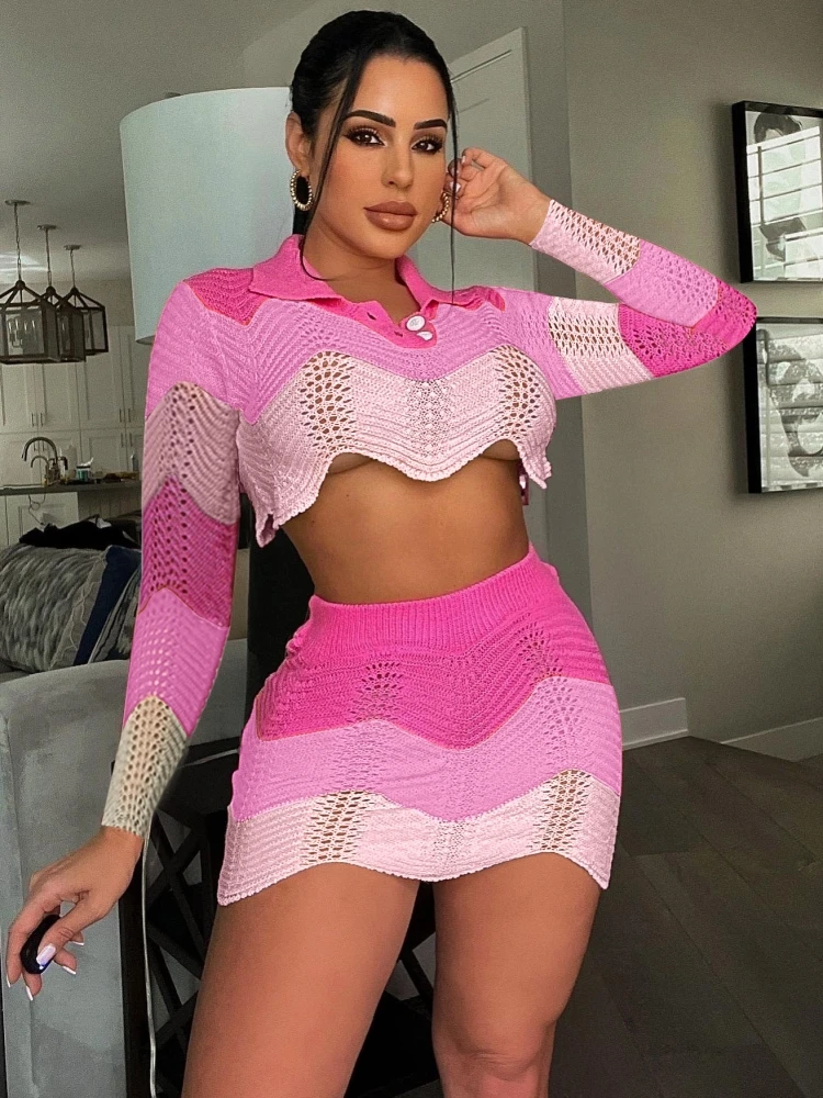 Женский трикотажный костюм в стиле пэчворк, комплект из двух предметов, короткий топ на пуговицах с коротким рукавом и юбка 
Женский трикотажный костюм в стиле пэчворк, комплект из двух предметов, короткий топ на пуговицах с коротким рукавом и юбка