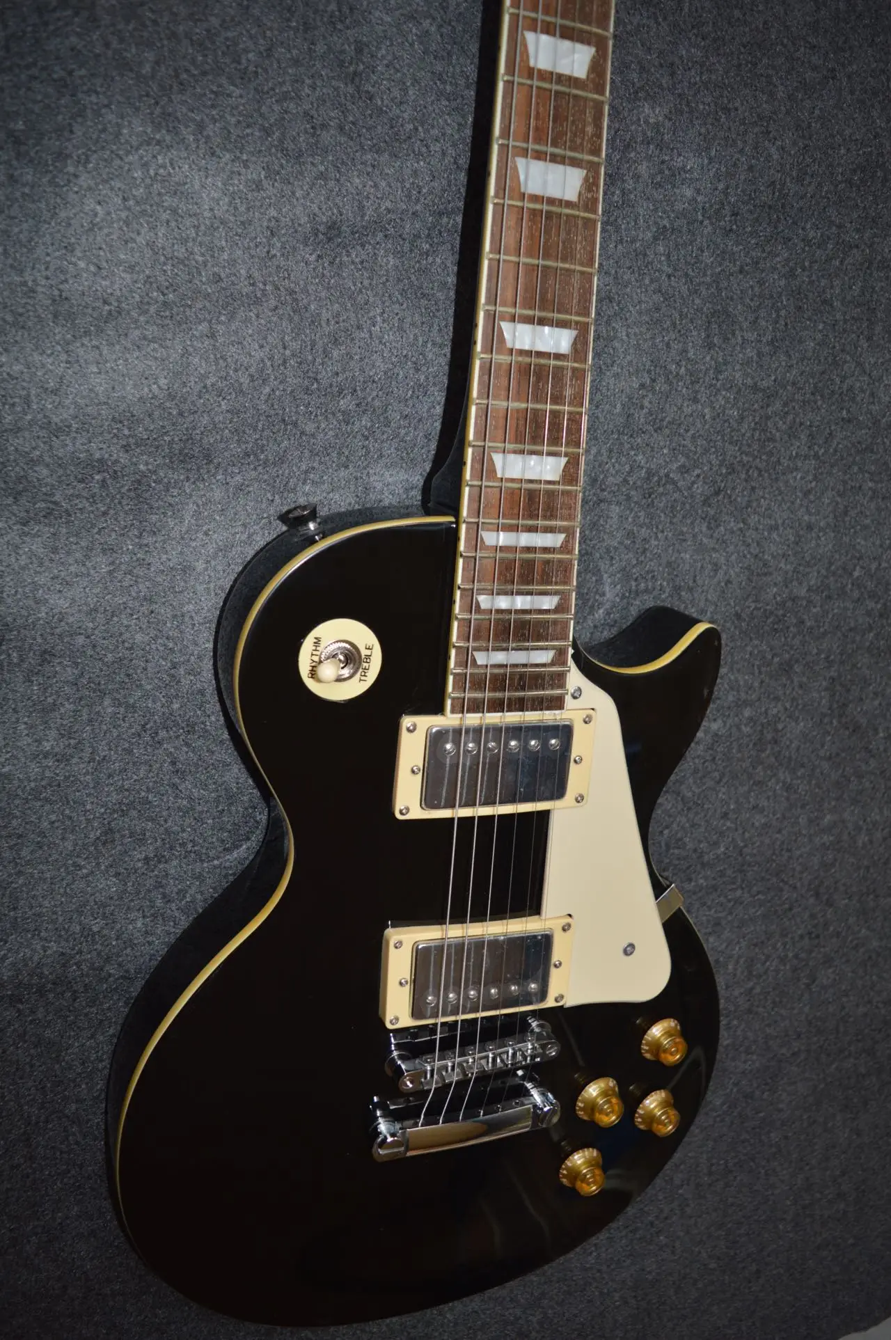Classic Brand 6 String Electric Guitar Quality Accessories Free Delivery To Home
Classic Brand 6 String Electric Guitar Quality Accessories Free Delivery To Home