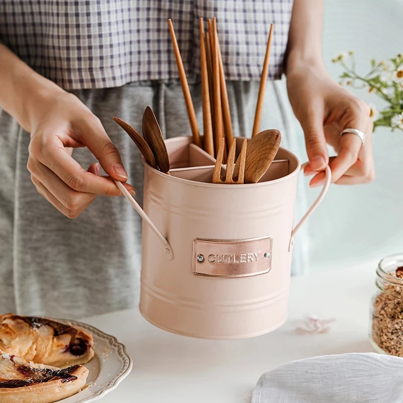 Metal Sink Cutlery Storage Tube Box with Drainer Spoon Forks Dinnerware Water Drying Rack Holder Kitchen Organizer Tools
Metal Sink Cutlery Storage Tube Box with Drainer Spoon Forks Dinnerware Water Drying Rack Holder Kitchen Organizer Tools