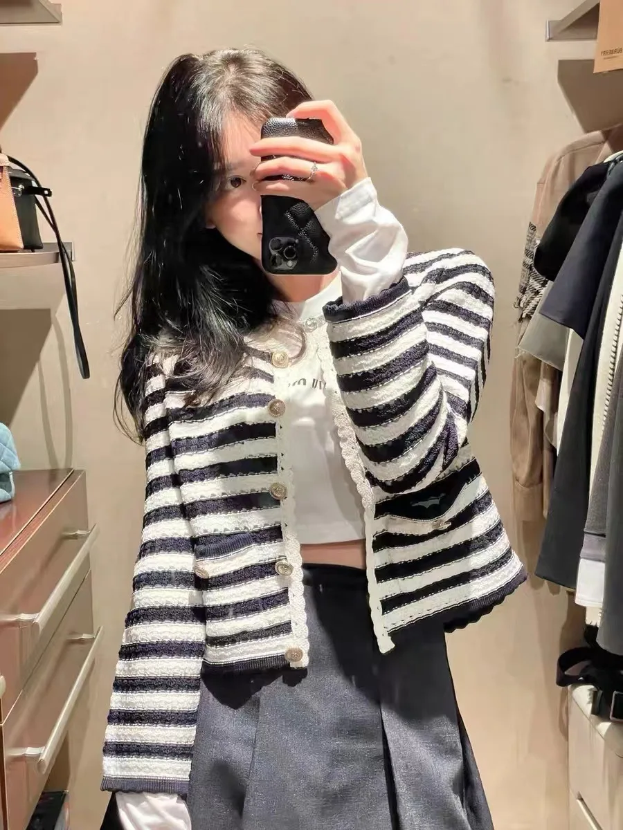 Women Sweater Stripes Single Breasted Hollow Out O-Neck Long Sleeve Knitted Cardigan
Women Sweater Stripes Single Breasted Hollow Out O-Neck Long Sleeve Knitted Cardigan