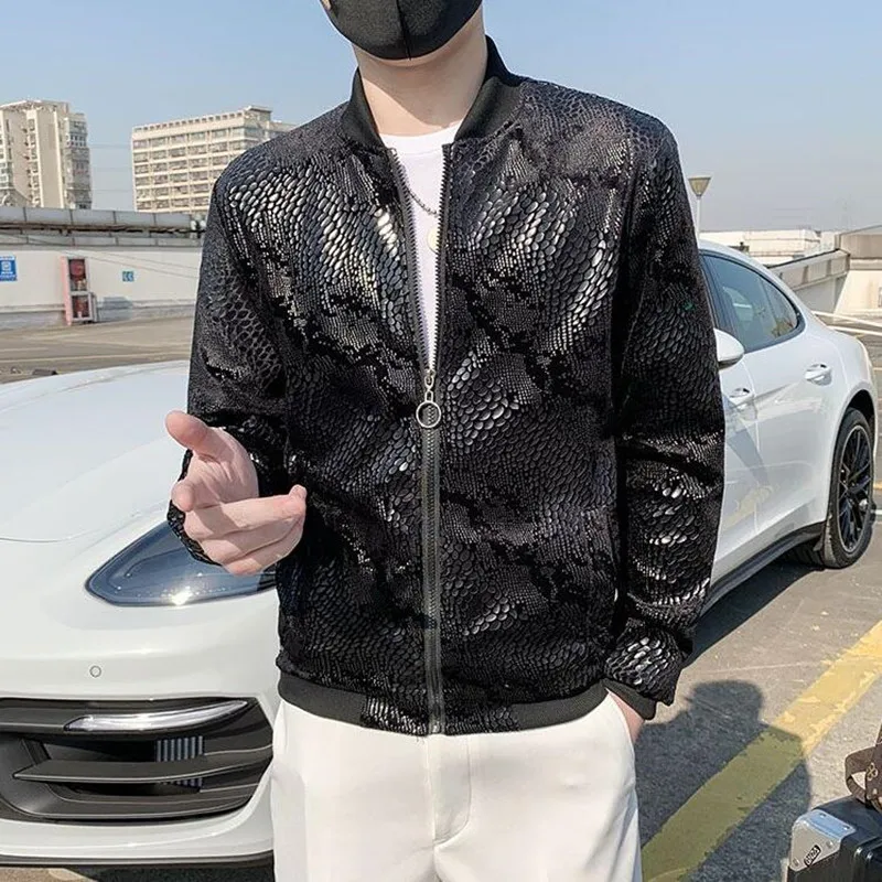 2022 Spirng Sequined Jacket Men Shiny Sequins Glitter Zipper Pocket Coat Hip Hop Nightclub Slim Fit Stage Streetwear Coats
2022 Spirng Sequined Jacket Men Shiny Sequins Glitter Zipper Pocket Coat Hip Hop Nightclub Slim Fit Stage Streetwear Coats